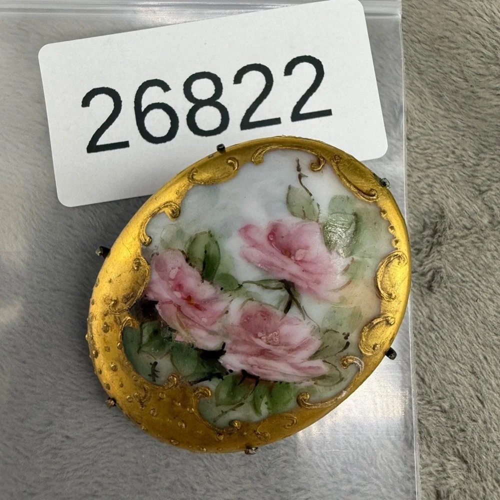Vintage Hand Painted Porcelain Brooch‎ Gold Tone Floral